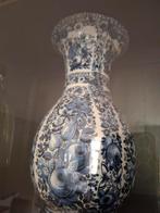 Blauwe Vaas met Bloemenmotief, Ophalen