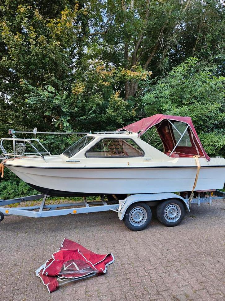 Ryds 495HT kajuitboot + Trailer  | Opknapper, Watersport en Boten, Vis- en Consoleboten, Gebruikt, Tot 10 pk, 3 tot 6 meter, Benzine