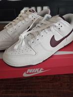 Nike Dunk Low Retro maat 42,5, Ophalen, Nike, Nieuw, Sneakers of Gympen