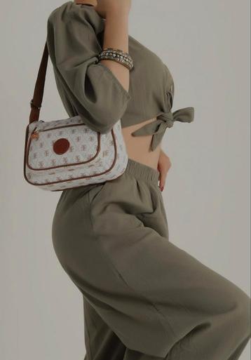 Nieuwe schoudertas met verstelbare schouderriem beschikbaar voor biedingen