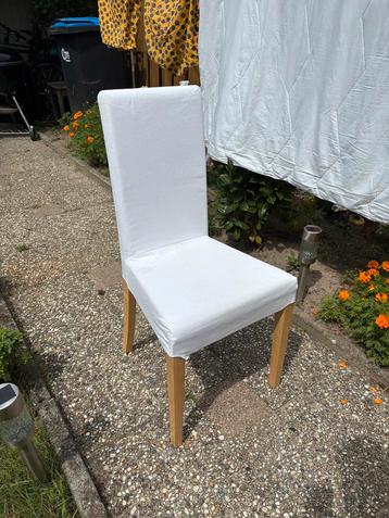 4 Stoelen Wit beschikbaar voor biedingen
