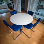 Retro eetset – ronde tafel + 4 blauwe velours stoelen, Huis en Inrichting, Tafels | Eettafels, Ophalen, Overige materialen, Gebruikt