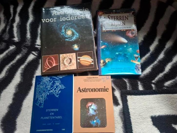 Astronomie Boek, Sterrenkijken + Sterren & Planeten Tabel, Boeken, Wetenschap, Gelezen, Natuurwetenschap, Ophalen of Verzenden