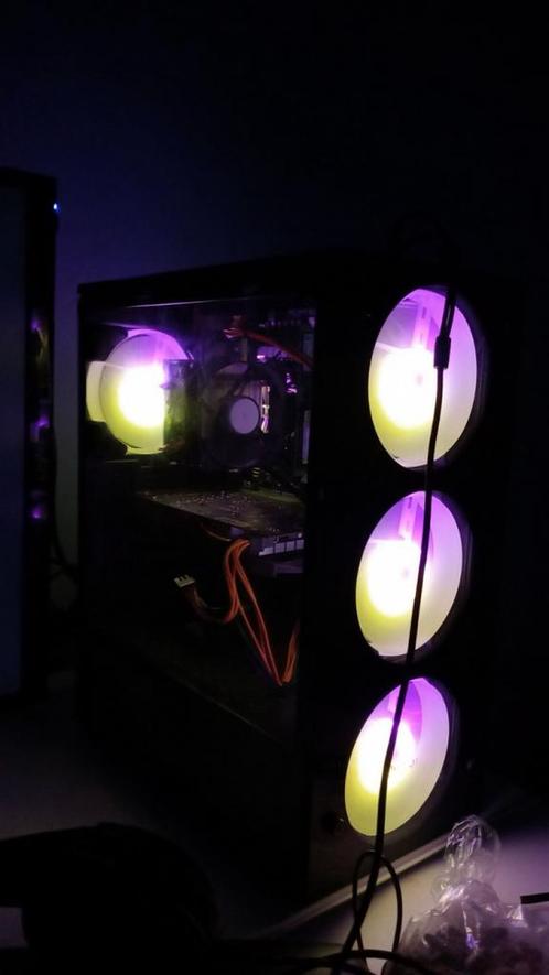 Mooie gaming pc werkt perfect, Spelcomputers en Games, Games | Pc, Zo goed als nieuw, 1 speler, Ophalen