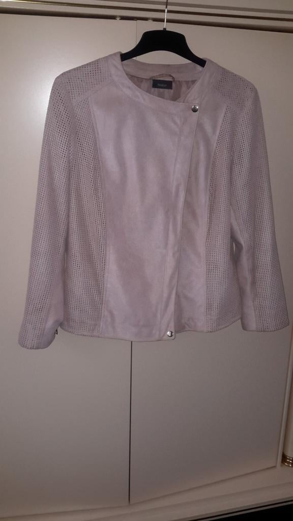 Elegant damesjasje in suède-look. Maat L., Kleding | Dames, Jasjes, Kostuums en Pakken, Ophalen of Verzenden, Zo goed als nieuw