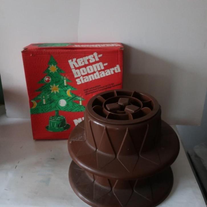 Kerstboom standaard 3 stuks J. Gies Kunststoff-Werk bruin, Diversen, Kerst, Zo goed als nieuw, Ophalen of Verzenden