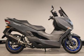 Suzuki BURGMAN 400 (bj 2025) beschikbaar voor biedingen