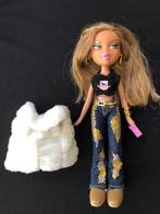Bratz Walking Yasmin, Verzamelen, Poppen, Ophalen of Verzenden, Gebruikt, Fashion Doll