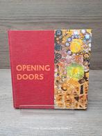 Opening Doors / de kunst van Yendumu, Boeken, Ophalen of Verzenden, Zo goed als nieuw, Schilder- en Tekenkunst