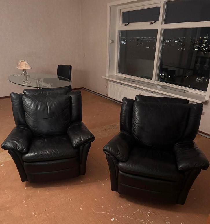 Set van 2 luxe zwarte relaxfauteuils – zeer goede staat, Huis en Inrichting, Fauteuils, Zo goed als nieuw, Leer, Ophalen