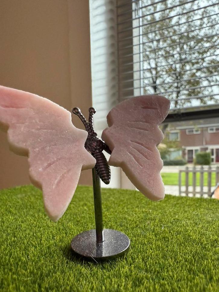 Roze Opaal Vlinderbeeldje met Metalen Basis, Huis en Inrichting, Woonaccessoires | Overige, Nieuw, Ophalen of Verzenden