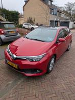 Toyota Auris 1.8 Hybrid Touring Sports CVT 2015 Rood, 28 km/l, 345 kg, Origineel Nederlands, 1798 cc