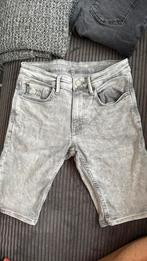 2 mooie korte spijkerbroeken daily aesthetikz, Kleding | Heren, Spijkerbroeken en Jeans, Ophalen of Verzenden, Zo goed als nieuw