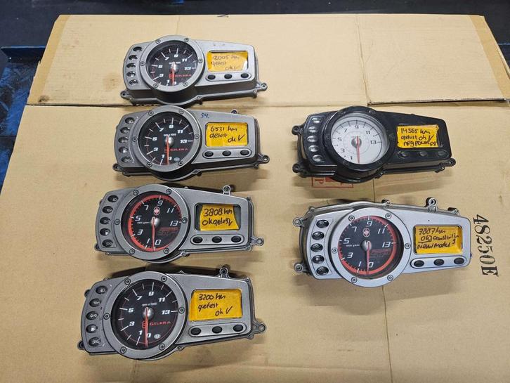 6x Km - Display - cockpit Gilera Runner Rst Lage km stand!, Fietsen en Brommers, Brommeronderdelen | Scooters, Gebruikt, Piaggio