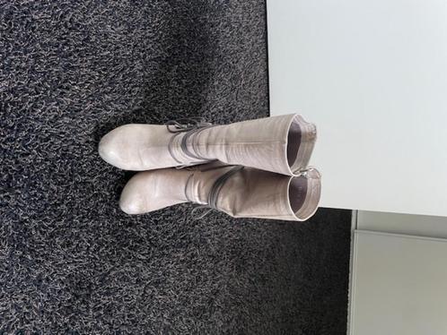 Te koop diverse laarsjes, Kleding | Dames, Schoenen, Gedragen, Lage of Enkellaarzen, Overige kleuren, Verzenden