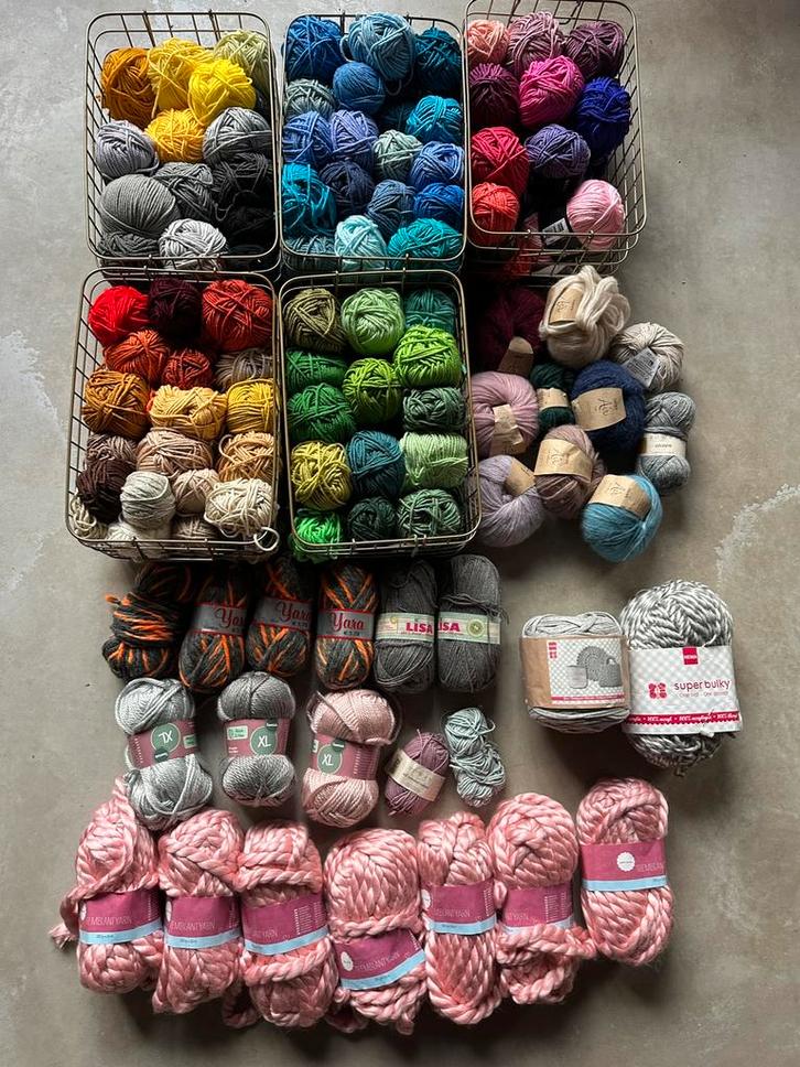 95 bolletjes breigaren, Hobby en Vrije tijd, Breien en Haken, Zo goed als nieuw, Breien of Haken, Wol of Garen, Ophalen of Verzenden