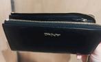 DKNY Zip portomonee zwart Leer Orgineel, Sieraden, Tassen en Uiterlijk, Portemonnees, Overige merken, Verzenden, Zwart, Zo goed als nieuw