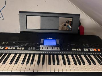 Keyboard Yamaha PSR S550. beschikbaar voor biedingen