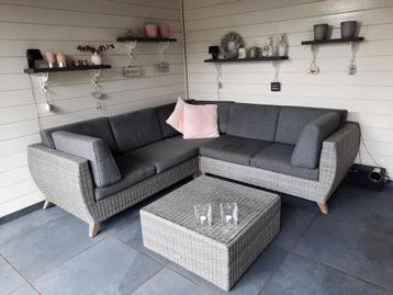 lounge set beschikbaar voor biedingen