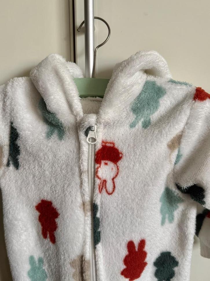 Fluffy Nijntje pak met veilige rits en capuchon; maat 80, Kinderen en Baby's, Babykleding | Maat 80, Zo goed als nieuw, Jongetje of Meisje
