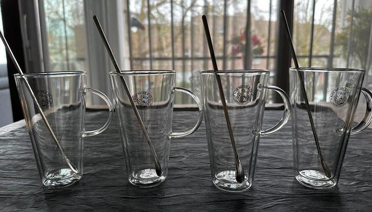 4 Schitterend nieuwe Latte Machiato glazen met 4 lepels, Huis en Inrichting, Keuken | Servies, Nieuw, Glas of Glazen, Overige stijlen