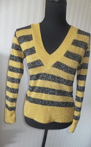 Mooi geel zwart gestreepte pullover trui met v hals. Nieuw! beschikbaar voor biedingen