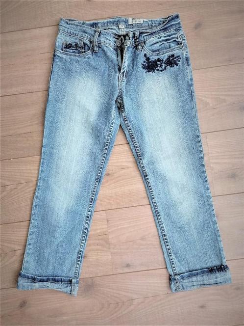 TRENDY stonewashed 7/8 jeans met borduursel op zakjes mt. S, Kleding | Dames, Spijkerbroeken en Jeans, Zo goed als nieuw, W28 - W29 (confectie 36)