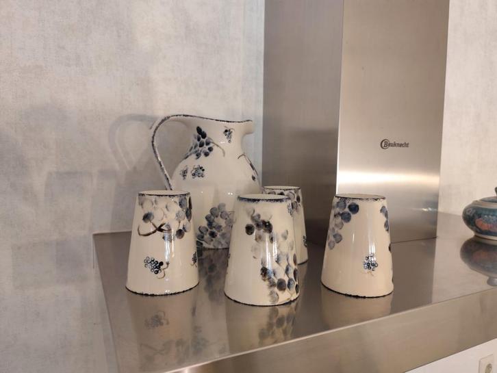 Keramieken Waterkan met Bekers - Druivenmotief, Antiek en Kunst, Antiek | Keramiek en Aardewerk, Ophalen
