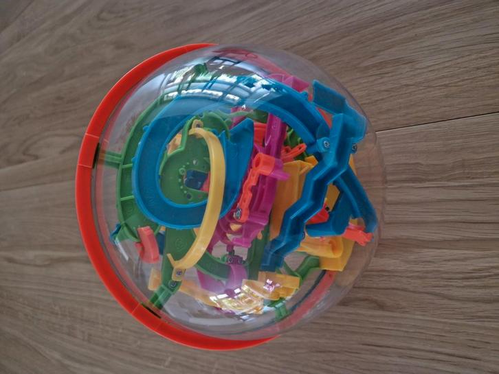 Puzzel knikkerbaan bal, Kinderen en Baby's, Speelgoed | Kinderpuzzels, Zo goed als nieuw, 6 jaar of ouder, 10 tot 50 stukjes, Ophalen of Verzenden