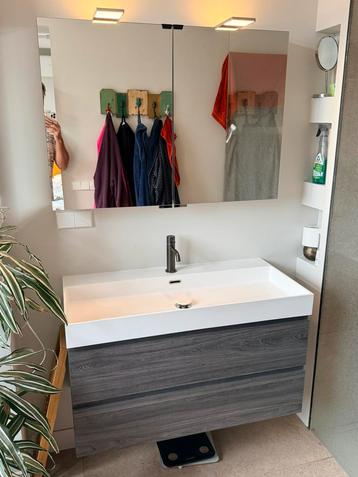 Badkamermeubel 100cm breed incl wasbak, kraan en spiegelkast beschikbaar voor biedingen