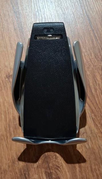 Autotelefoonhouder met Draadloze Oplader beschikbaar voor biedingen