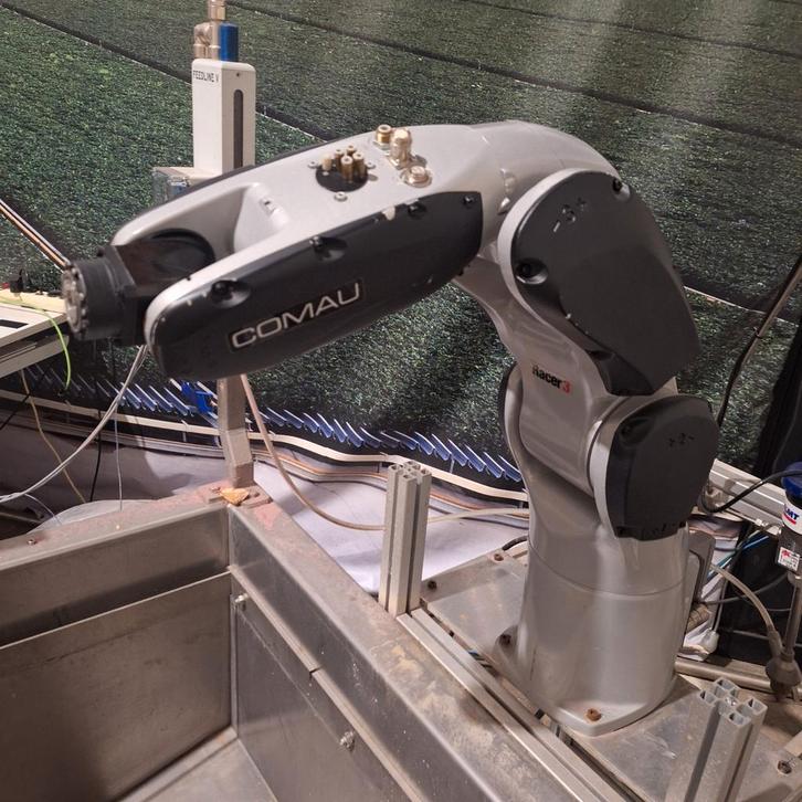 Comau Racer 3 Robot - Gebruikt, Goed Werkend, Zakelijke goederen, Machines en Bouw | Industrie en Techniek, Ophalen of Verzenden