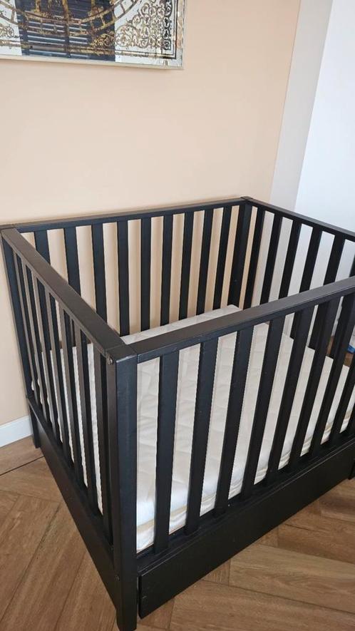 TWF Box Bas met lade mat zwart en 2 x Matras | Baby-Dump, Kinderen en Baby's, Boxen, Zo goed als nieuw, Lade, Wieltjes, Ophalen