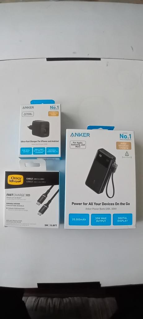 Anker powerbank met adapter oplader en otterbox usb-c kabel, Telecommunicatie, Powerbanks, Nieuw, Ophalen of Verzenden