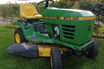 Johndeere zitmaaier  beschikbaar voor biedingen