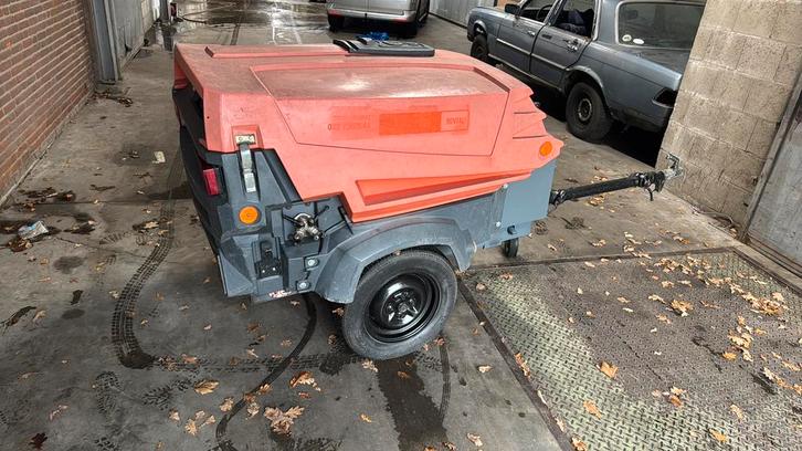 Atlas copco compressor Schroefcompressor xas47 diesel, Tuin en Terras, Zitmaaiers, Zo goed als nieuw, Ophalen