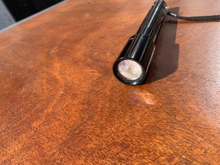Led zaklamp zwart aluminium met 4 witte led's, Caravans en Kamperen, Zaklampen, Nieuw, Batterij, Ophalen of Verzenden