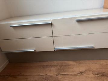 GERESERVEERD - Gratis Ladekast - Af te halen!