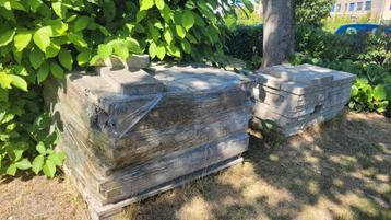 Gratis terras tegels ca 30 m2  beschikbaar voor biedingen
