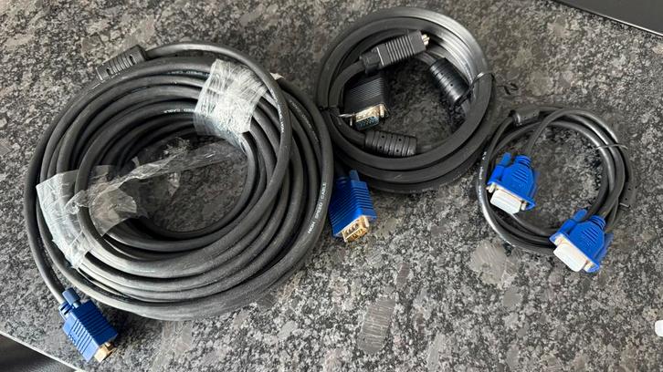 PREMIUM VGA KABEL 1.5M 3M of 20M met FERRIET KERN CU KOPER, Computers en Software, Pc- en Netwerkkabels, Zo goed als nieuw, Ophalen of Verzenden