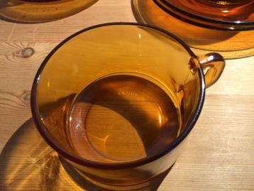 4 Vintage Elsadur Amberkleurige  glazen koffiekopjes. beschikbaar voor biedingen
