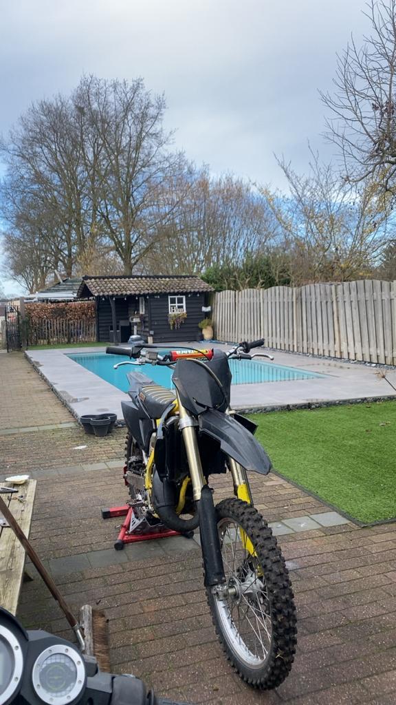 Suzuki rm 125 2003, Fietsen en Brommers, Brommers | Crossbrommers, Zo goed als nieuw, Suzuki, Ophalen