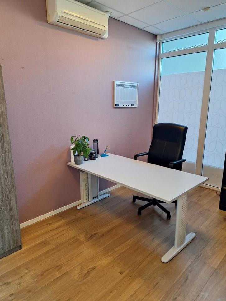Te huur: Nette praktijkruimte Streeperkruis (~16 m²), Huizen en Kamers, Kamers te huur, Heerlen