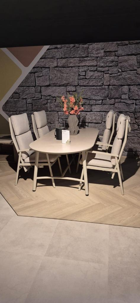 Flora eetset Hartman, Tuin en Terras, Tuinsets en Loungesets, Nieuw, Tuinset, Aluminium, 4 zitplaatsen, Eettafel, Stoel, Ophalen of Verzenden