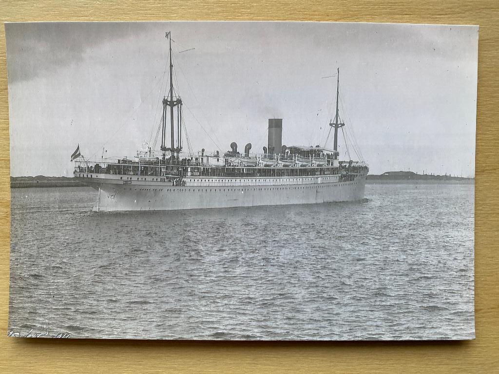 scheepvaart , foto ss Prinses Juliana , SMN, Verzamelen, Ophalen of Verzenden, Zo goed als nieuw, Motorboot, Kaart, Foto of Prent