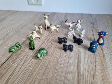 Mooie Set van 15 Vintage Mini Katten Poes Beeldjes Letterbak beschikbaar voor biedingen