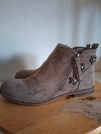 Graceland taupe suède enkellaarsjes met bloemendetails, Anneonline, Steenbergen, Bruin, Shop@wesell4u.nl