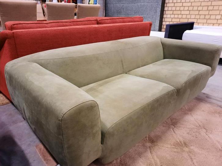 2,5 zitsbank met olijfgroene alcantara bekleding, Huis en Inrichting, Banken | Bankstellen, Gebruikt, Rechte bank, Driepersoons