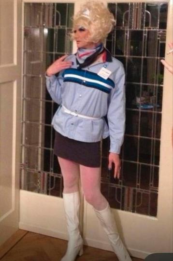 Albert Heijn uniform met accessoires beschikbaar voor biedingen