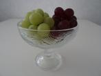 Vintage fruitschaaltje / glazen schaaltje op voet, Verzamelen, Porselein, Kristal en Bestek, Ophalen of Verzenden, Nieuw, Overige materialen